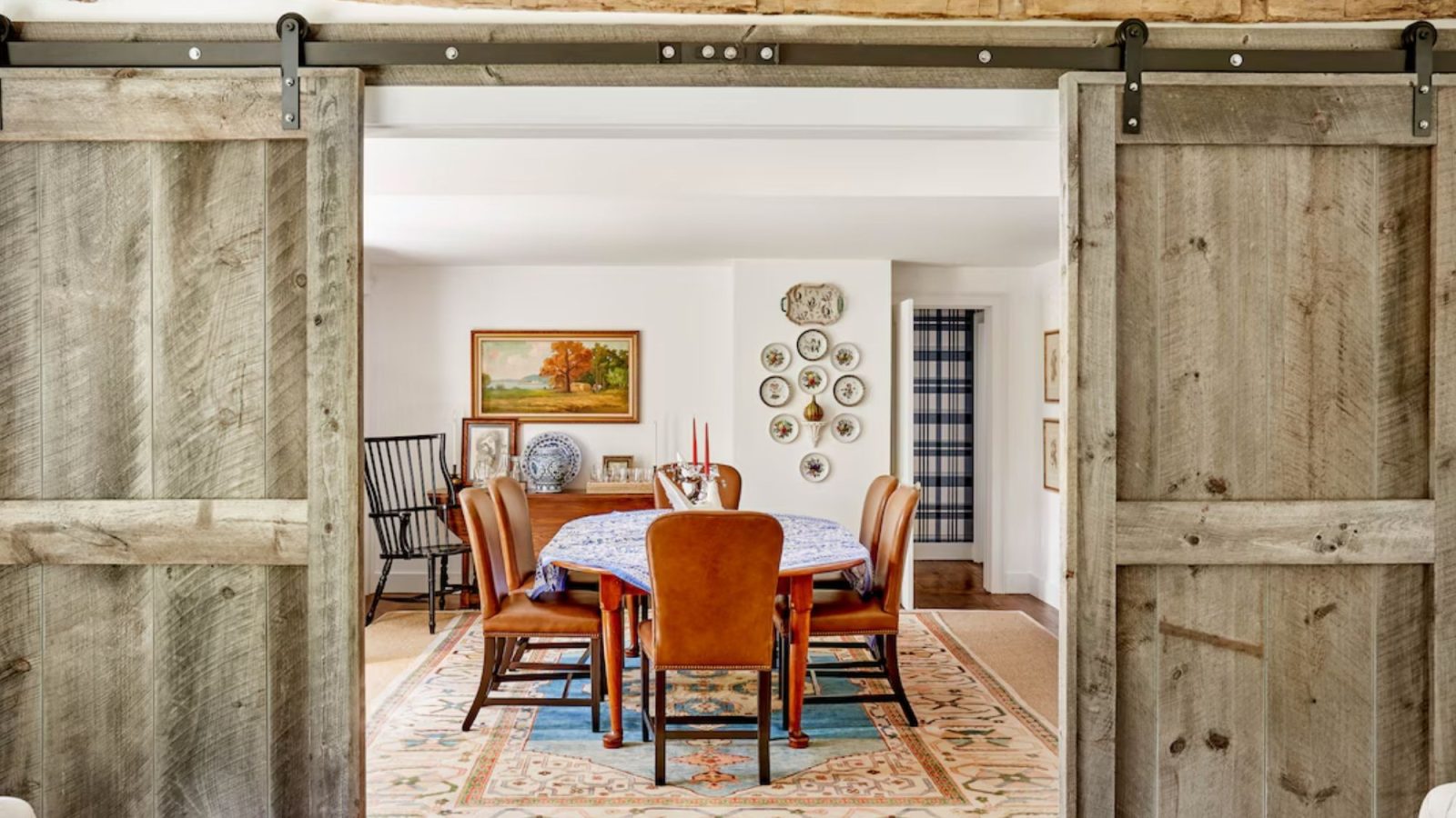 12 Friendsgiving-Friendly Airbnbs to Book If You Want to Be the Martha Stewart of Your Group