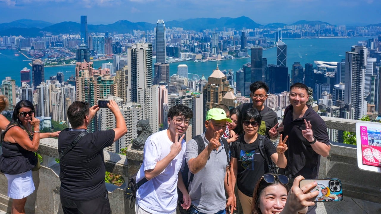 440,000 mainland arrivals over Mid-Autumn weekend, hotels brace for National Day