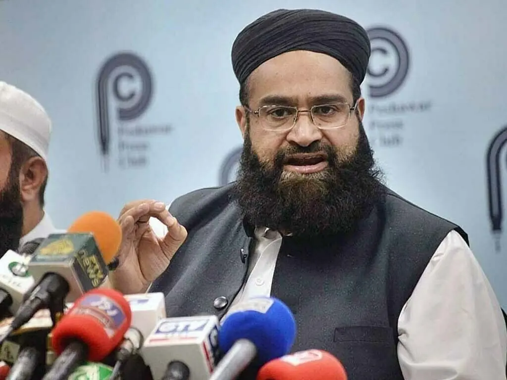 Archbishop ‘withdraws’ award given to Tahir Ashrafi who praised Osama