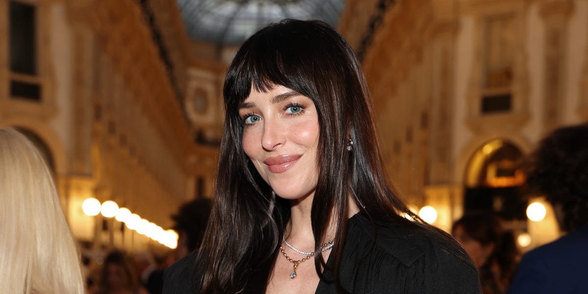 Dakota Johnson’s ‘Brown Sugar Espresso’ Nails Are Set to Be Fall’s Biggest Manicure Trend