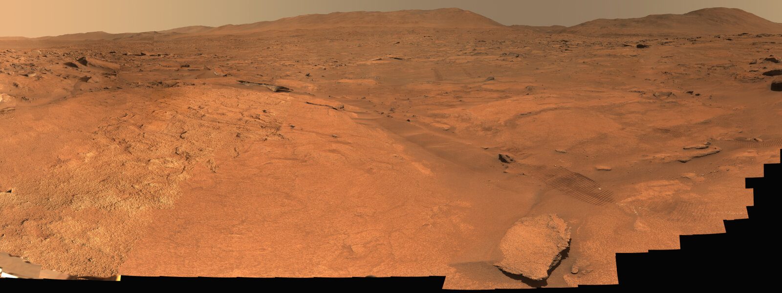 Early Mars rocks reveal at least three separate water episodes