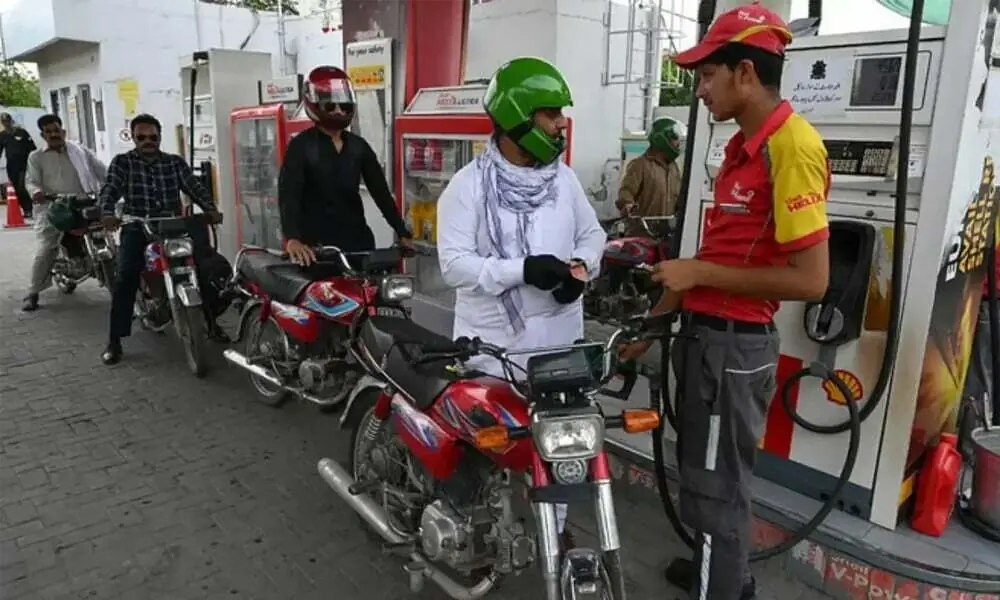 Govt cuts diesel price by Rs1.96, raises petrol by Rs4.61 per litre