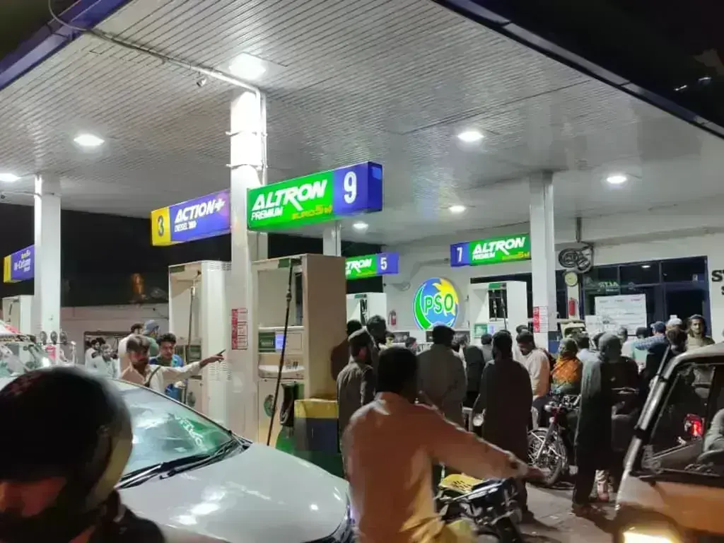 Govt hikes petrol by Rs5.02, diesel by Rs5.28 for fifth straight review