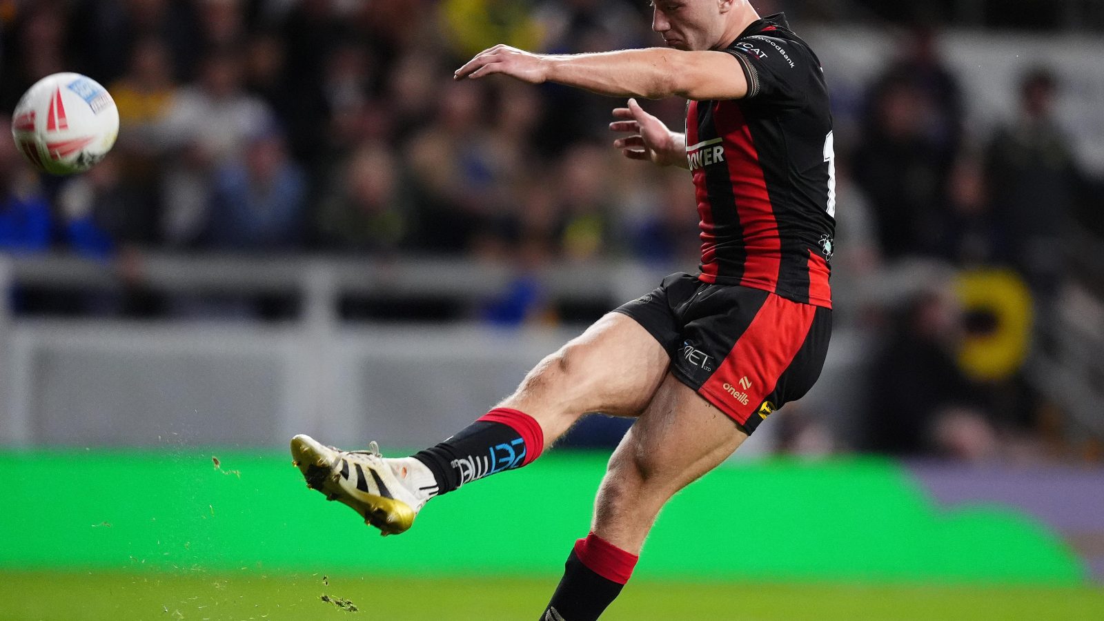 Irwin holds nerve to sink Leeds and send Warrington to Grand Final