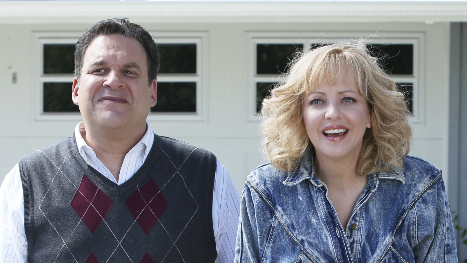 Jeff Garlin Says ‘Undiagnosed Bipolar’ Made Him ‘Mean’ on ‘The Goldbergs’ Set; Wendi McLendon-Covey Responds: ‘I Remember Things Differently’
