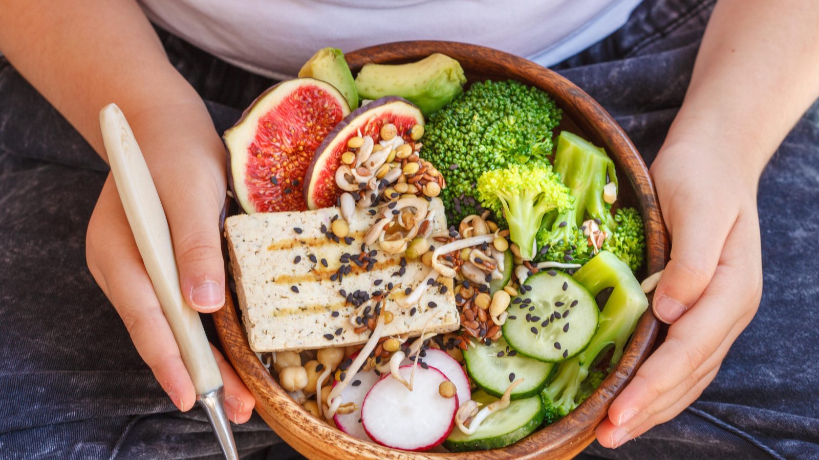Kimchi tuna and beetroot halloumi: 10 easy, delicious lunch bowls to make for work – as suggested by chefs