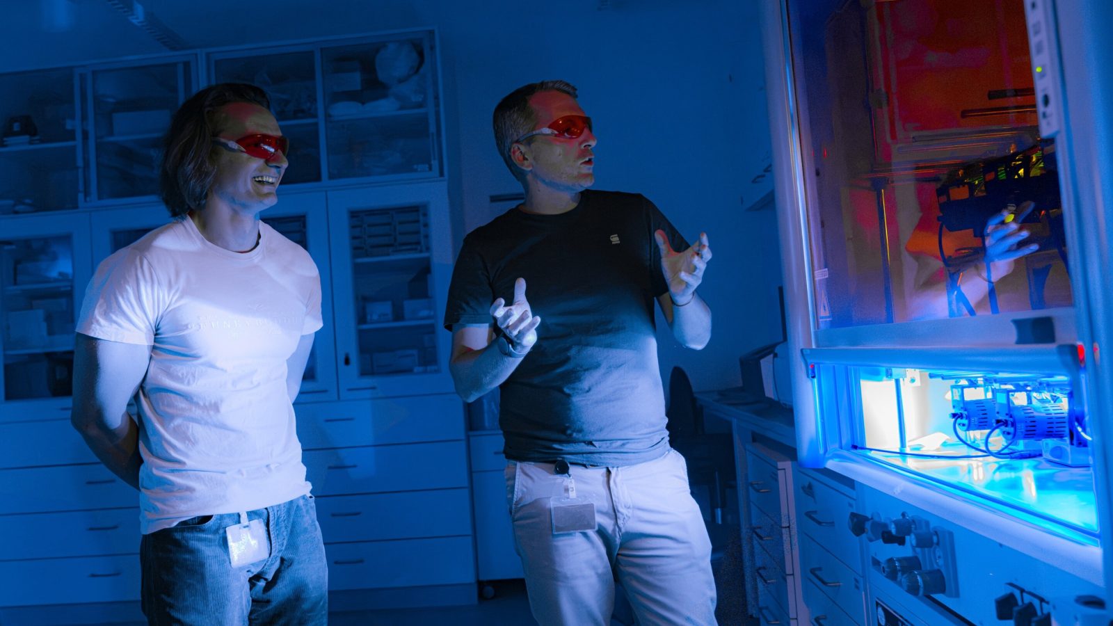 Light-driven nickel catalyst forms chemical bonds using less metal
