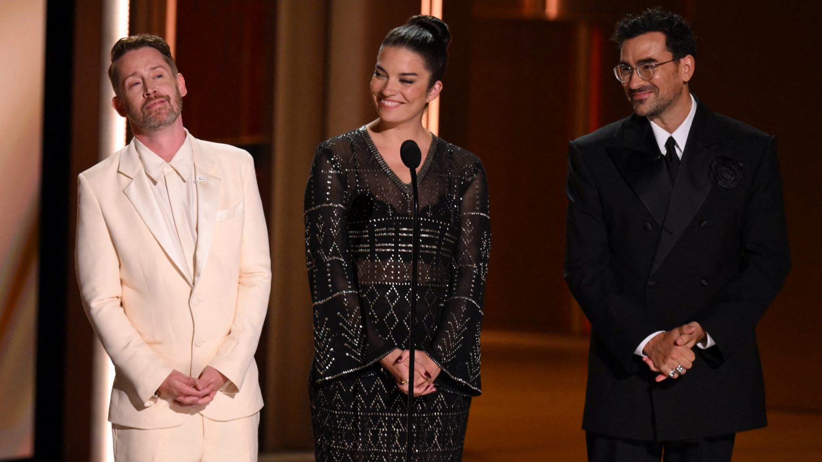 Macaulay Culkin and Schitt’s Creek ’s Dan Levy and Annie Murphy Honor Catherine O’Hara at the 2026 Emmys