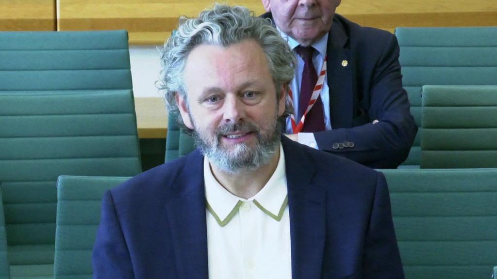 Michael Sheen's 'constructive' meeting with first minister over toxic dumping claims