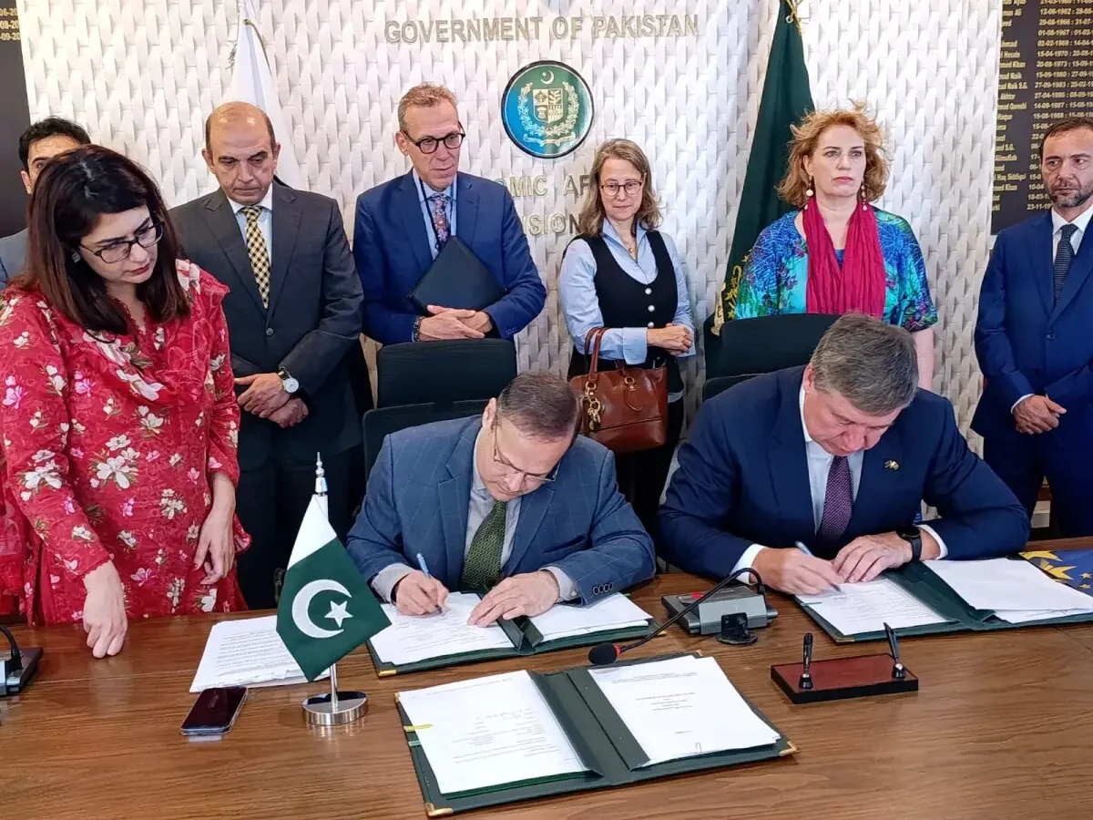 Pakistan, EU ink €65mn financing deals