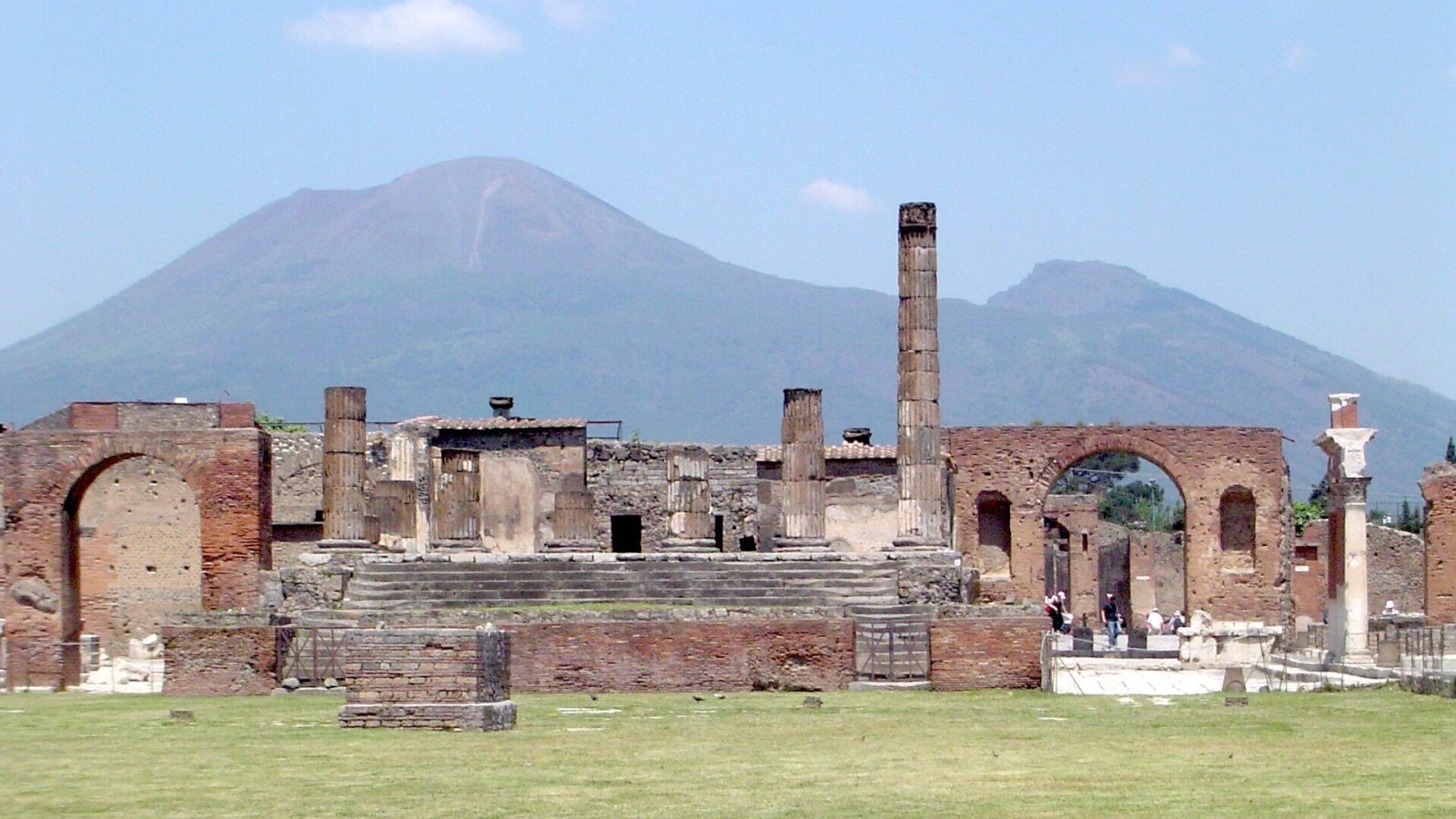 Pompeii's destruction helps calibrate volcanic dating to within decades