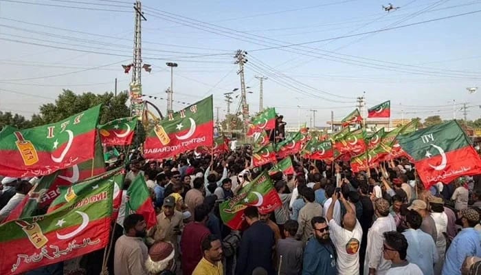 PTI decides to postpone Islamabad long march till Oct 5: sources
