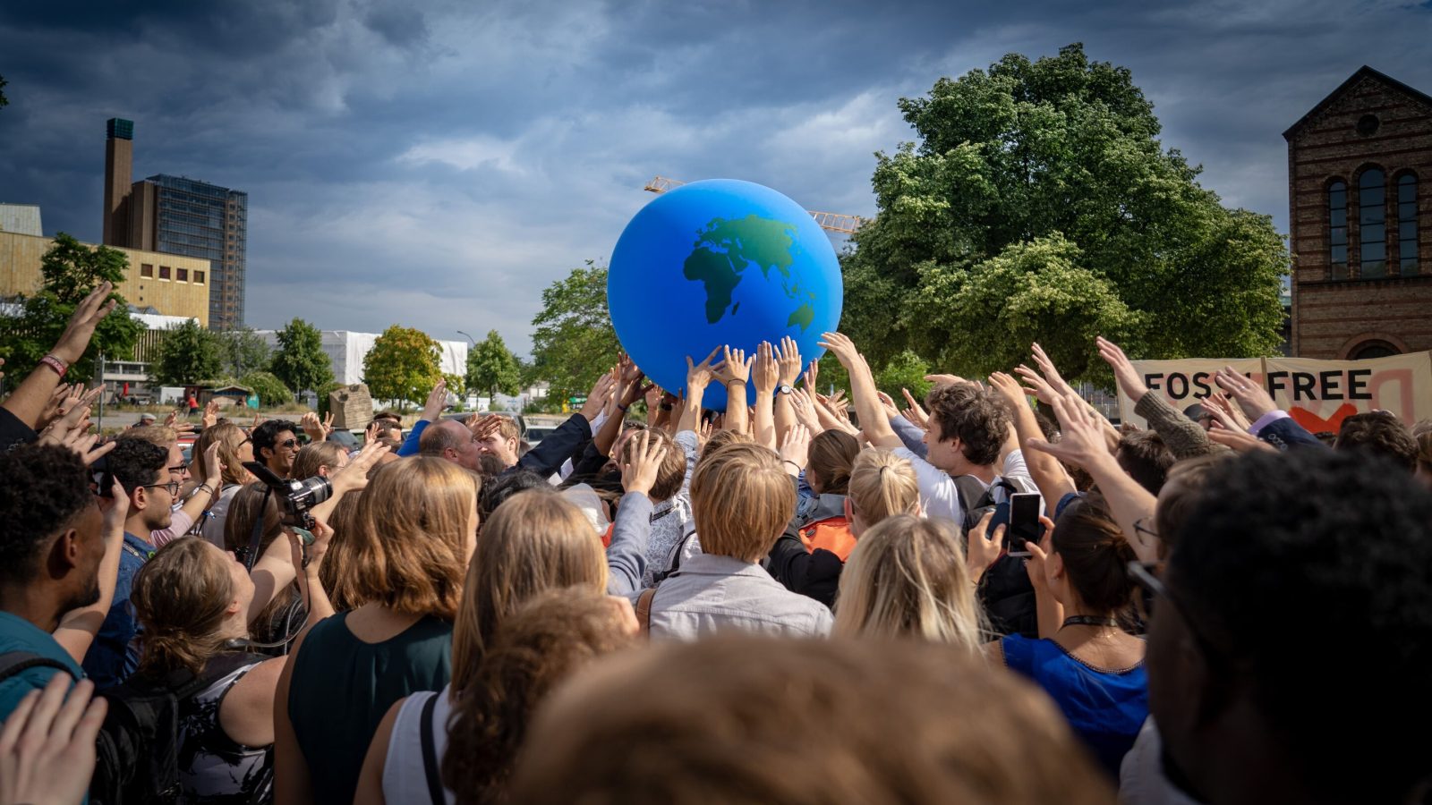 Short 'logic check' warnings may improve how people assess climate arguments