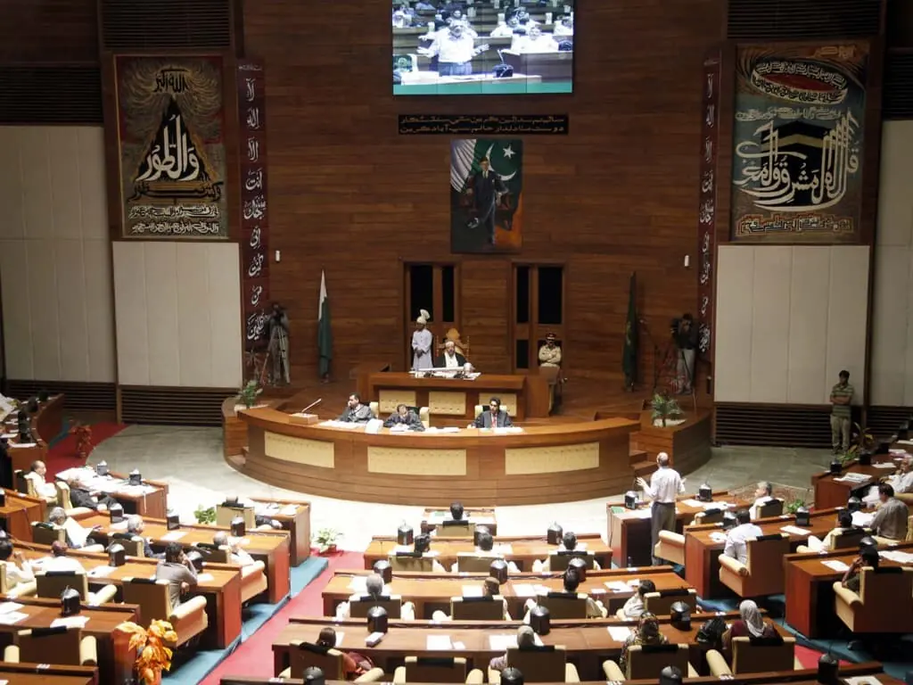 Sindh PA committee reviews action against drugs