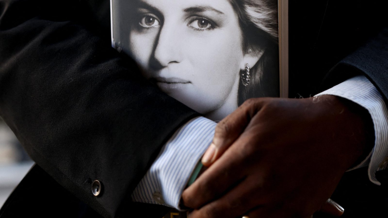 Swan Song by Charles Spencer review – a furious exercise in score-settling by Diana’s brother