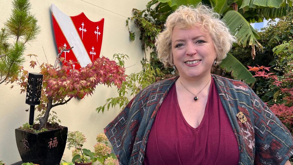 'They disgust me': The fight for smaller breasts