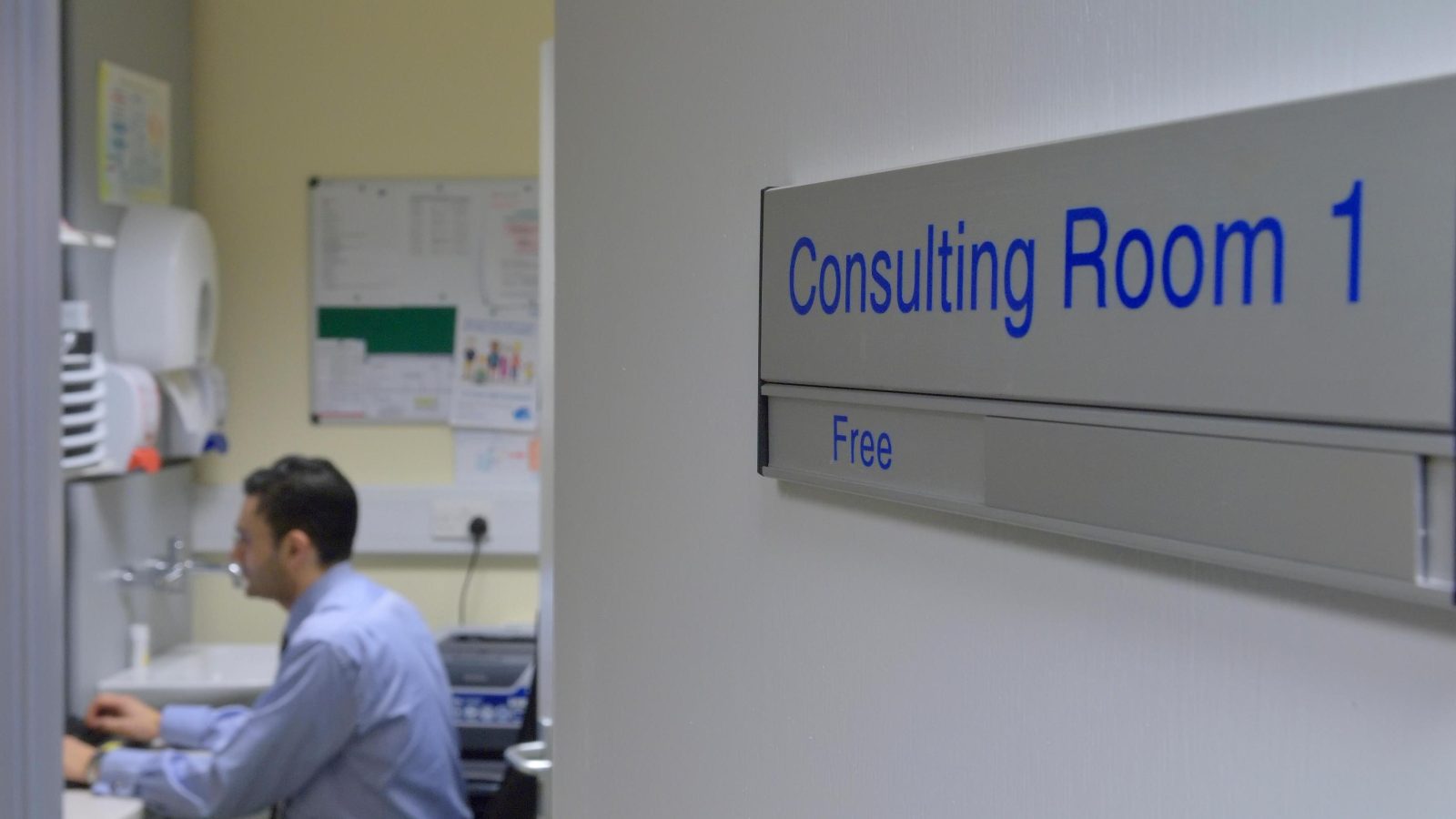 Three in four UK GPs ‘too busy to talk to their patients in depth’