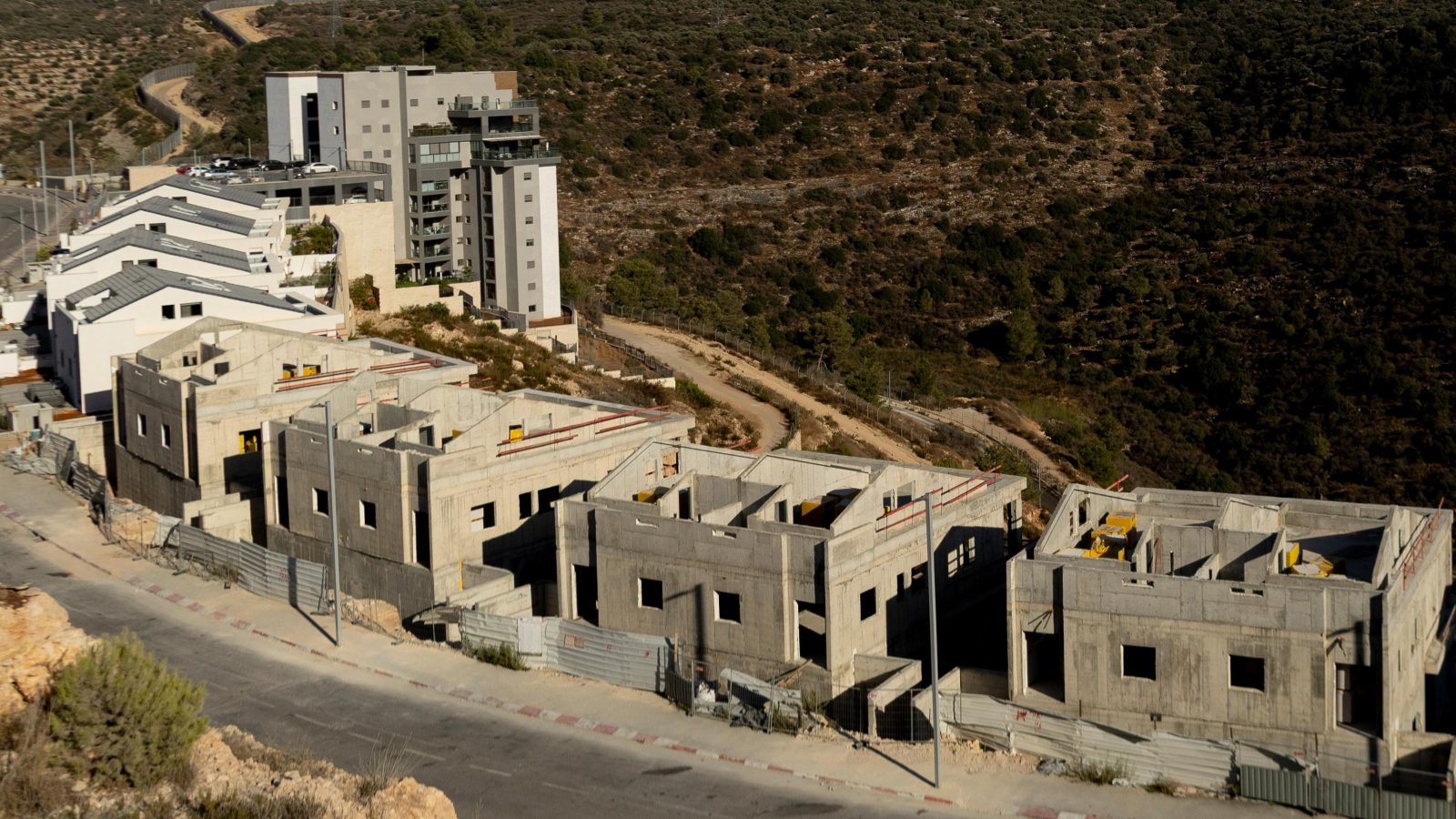 UK sanctions on Israel ‘fall far short’ of its obligations, legal experts say
