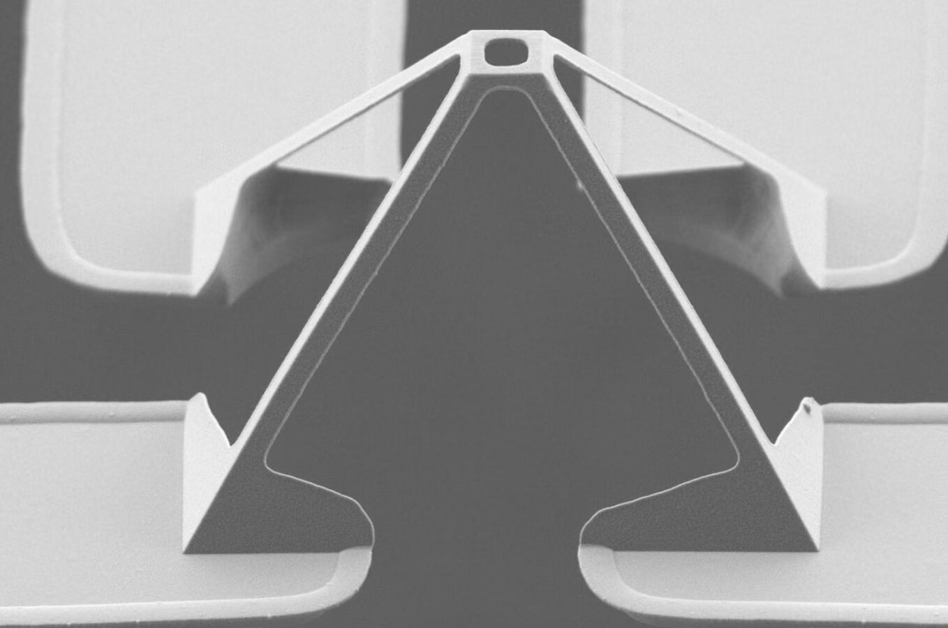 Vertical quantum sensor could reveal nanoscale magnetic patterns in quantum materials