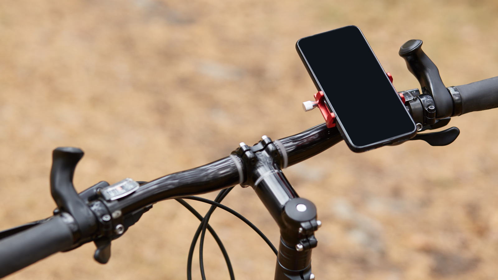 When is it worth using a bike computer over a smartphone?