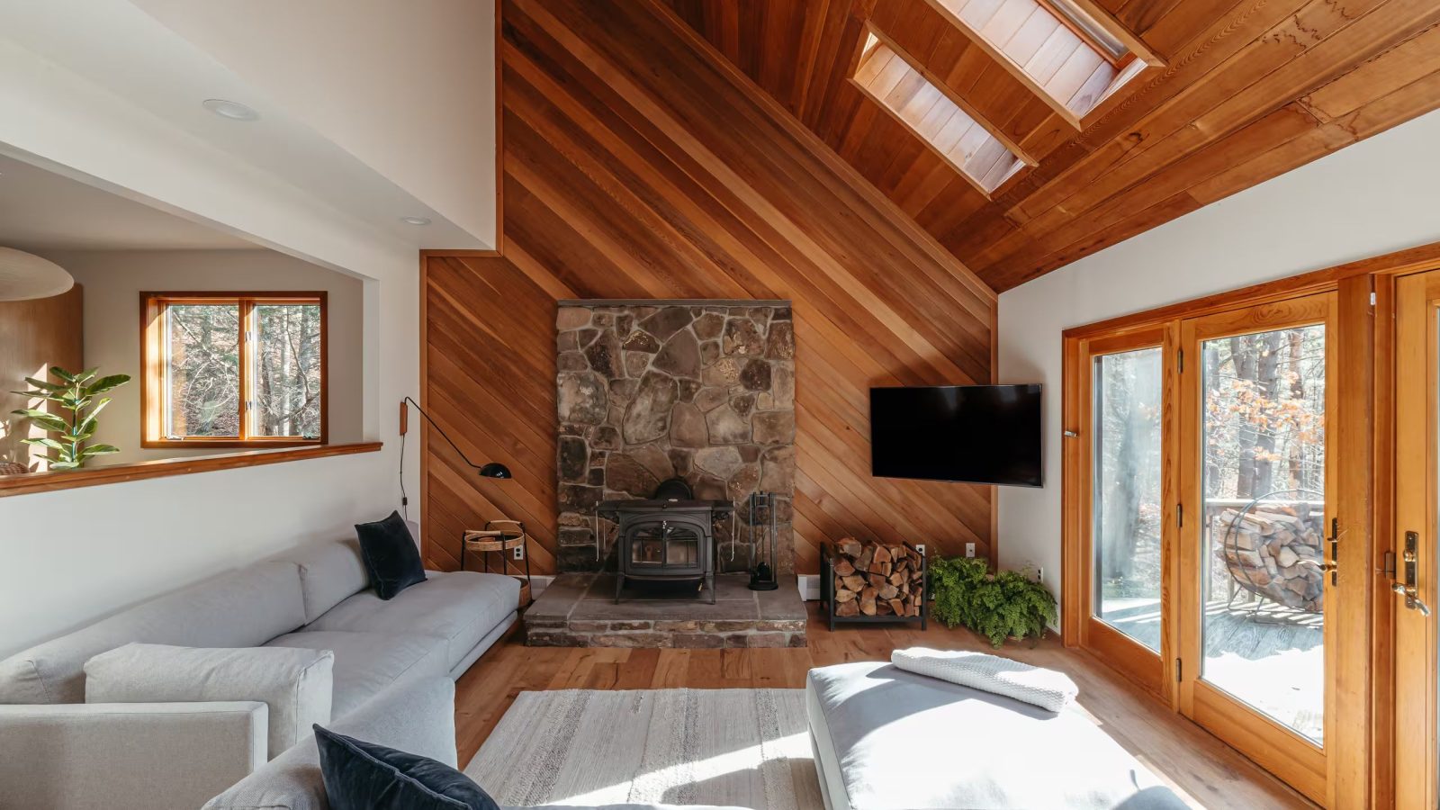 17 Stylish, Woodsy-Chic Catskills Airbnbs for Every Season