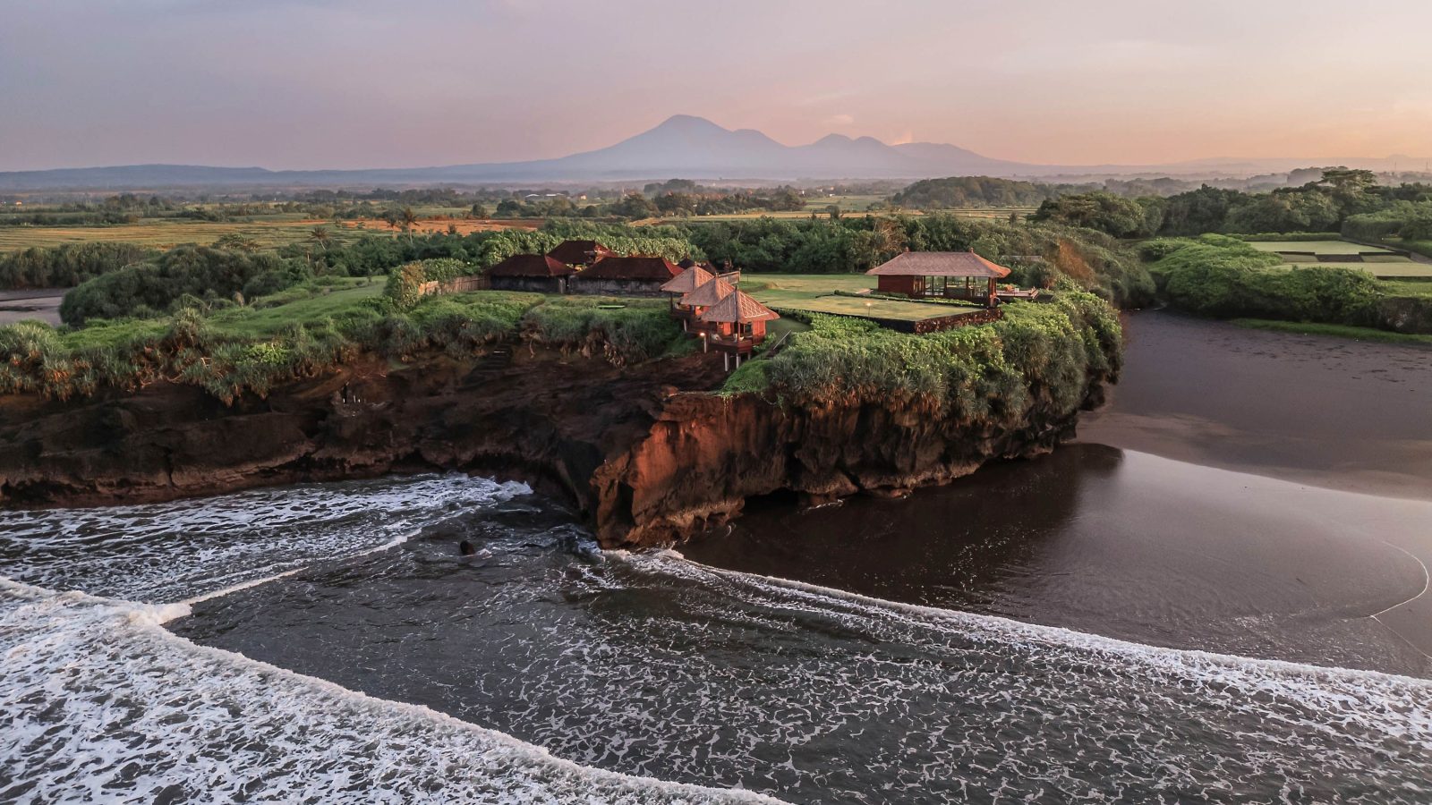 28 Best Hotels in Bali, From Oceanview Villas to Jungle-Immersed Escapes
