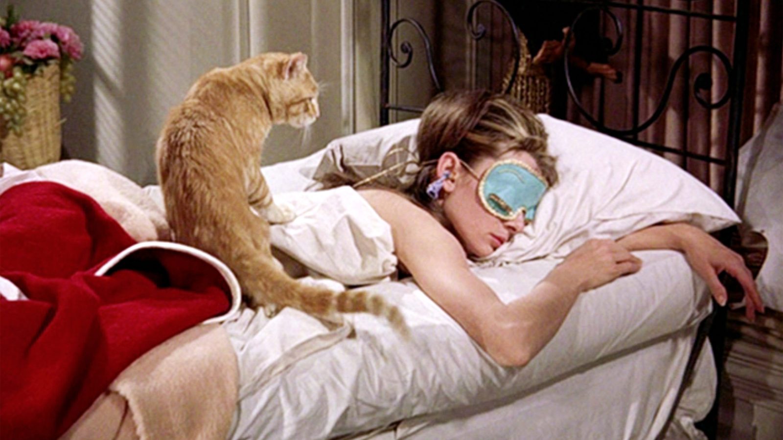 7 Expert-Approved Hacks for Better Sleep, More Energy, a Better Mood, and Improved Focus