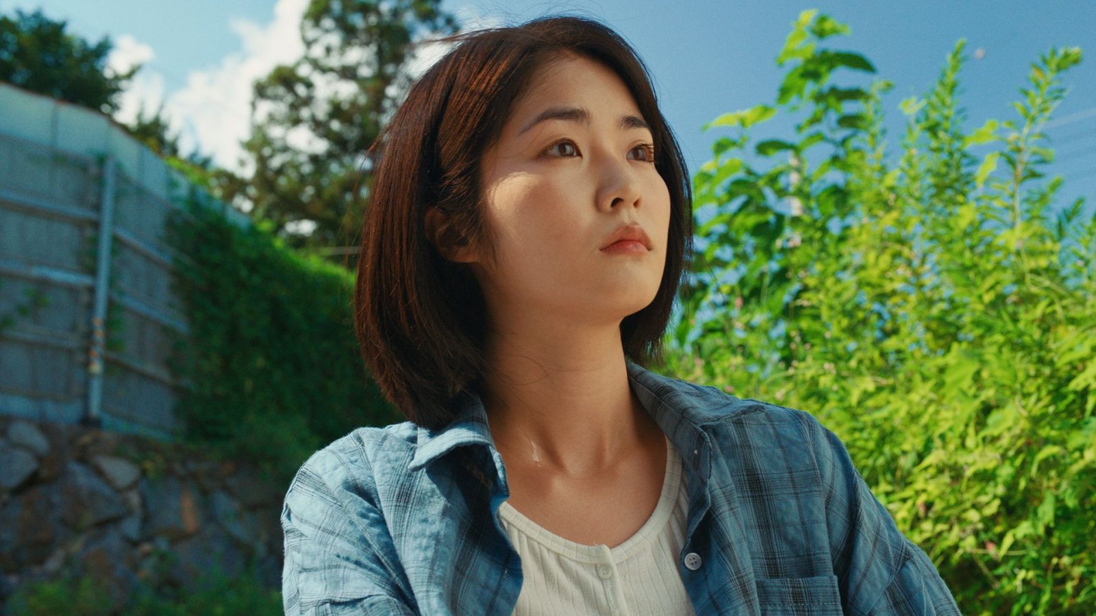 ‘Beach Fictions’ Review: Utterly Beguiling, Time-Tweaking Korean Romance Shows What a Day a Difference Makes