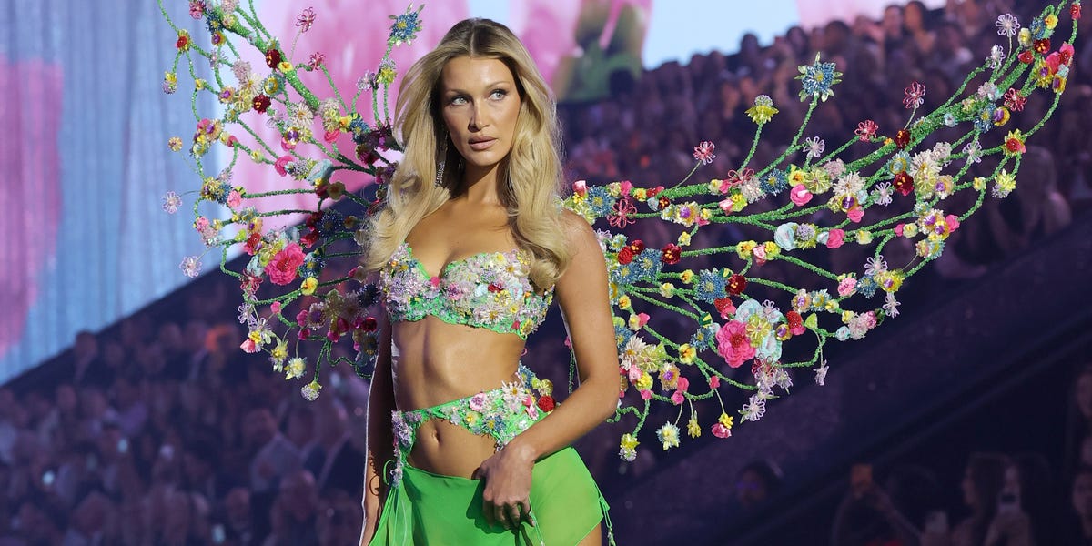 Bella Hadid Is a Springtime Angel on the Victoria’s Secret Runway