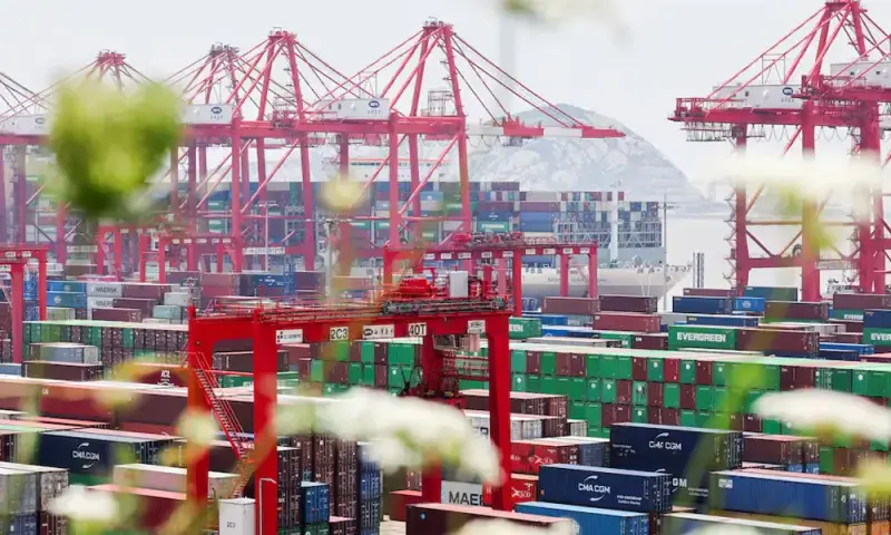China's economic growth picks up in third quarter, beating expectations