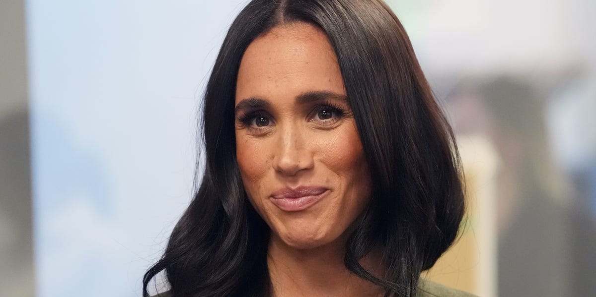 Duchess Meghan’s Easy, Breezy Fall Look Includes Layers Upon Layers of Diamonds
