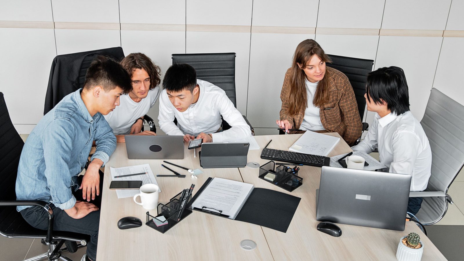 Feeling secure in a group may help dissenters make stronger arguments