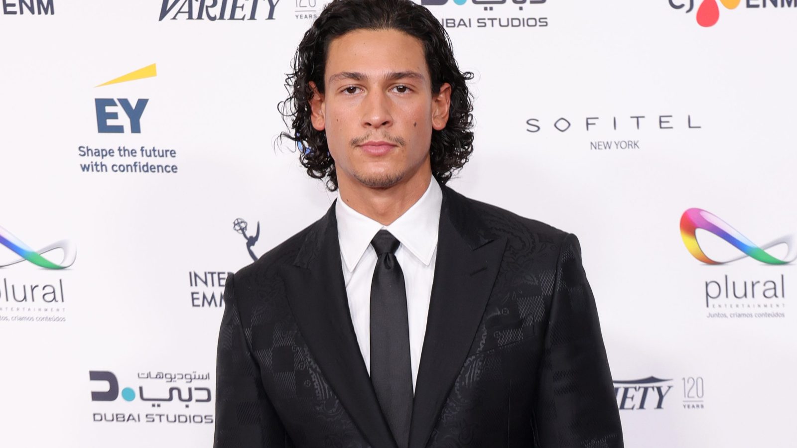 ‘Fourth Wing’ TV Series Casts Emilio Sakraya as Xaden Riorson