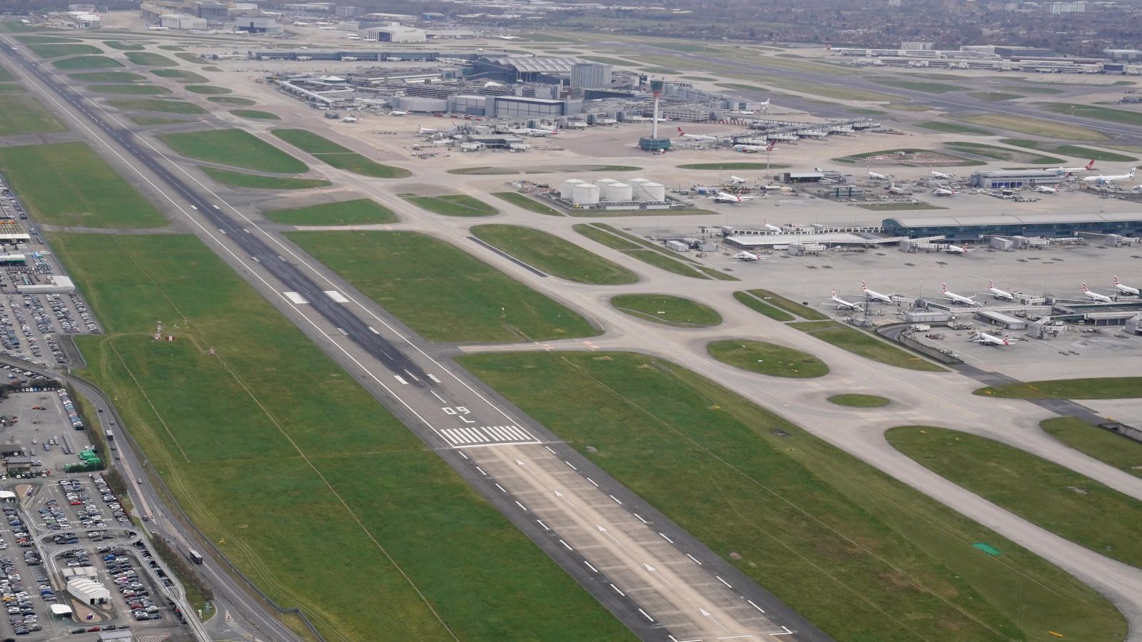 Healey backs pro-growth case for Heathrow third runway after Burnham ducks issue