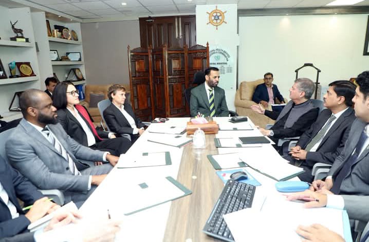 Health Minister reviews cooperation, public health programmes by Global Fund