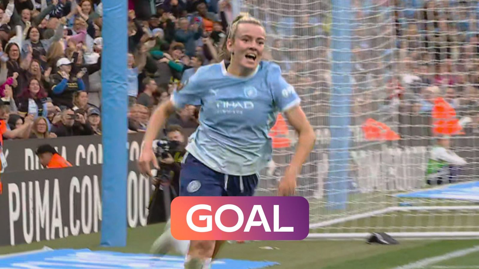 Hemp's composed finish makes it 3-2 for Man City against Arsenal