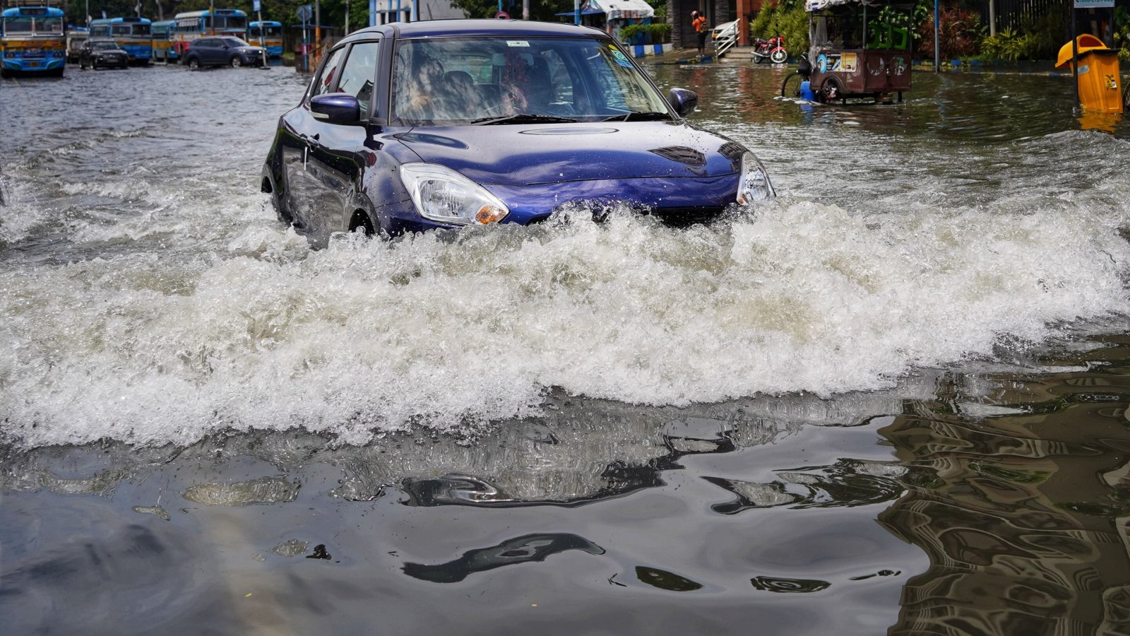 How cities and extreme rainfall shape each other