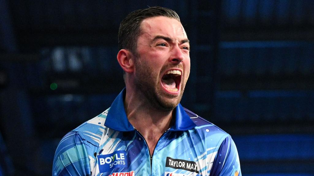 Humphries wins Grand Prix to end barren spell