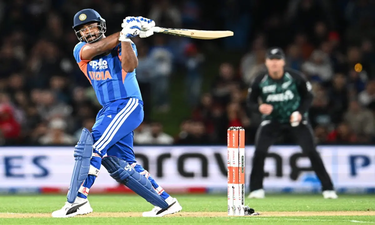 India overcome New Zealand fightback to win T20 opener