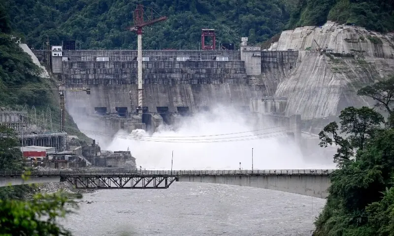 Indian protesters clash with police over dam project bordering China