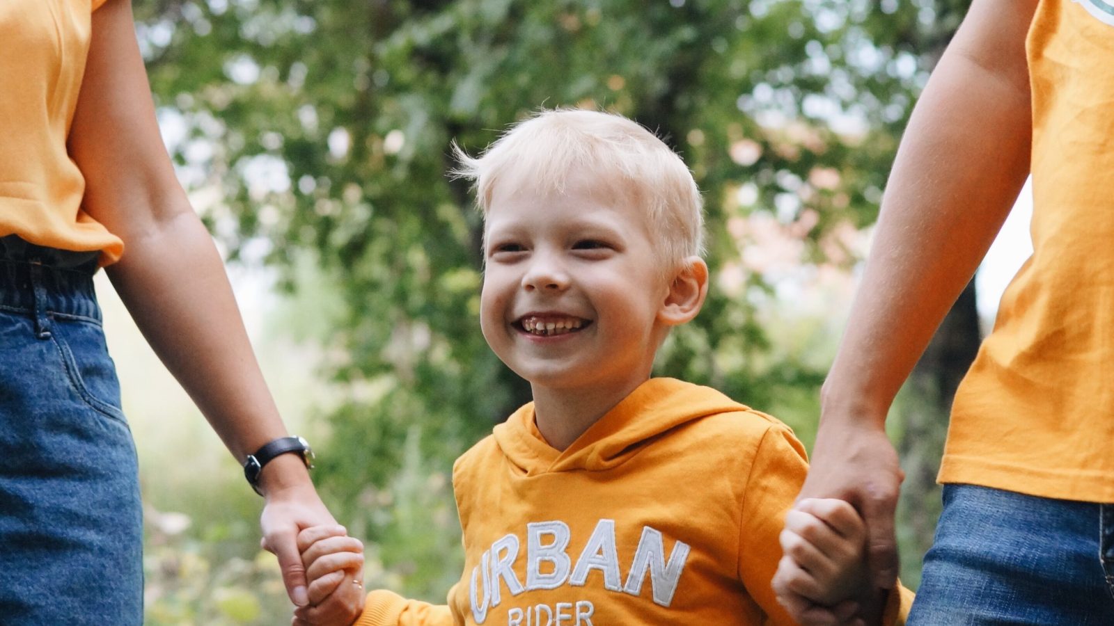 International study identifies key childhood experiences that predict happiness and well-being in adulthood