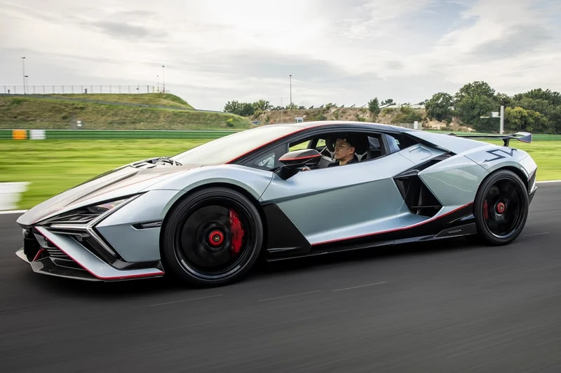 Lamborghini Revuelto SV: The "Smartest" Super Veloce Ever Made