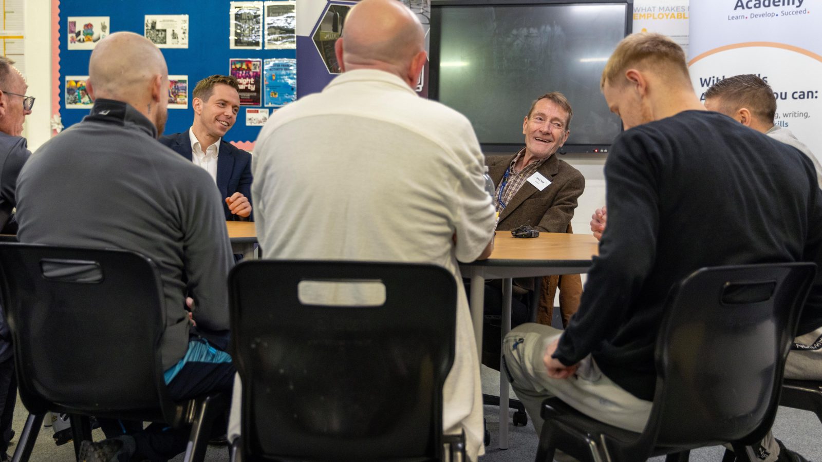 Lee Child backs launch of reading scheme to send prisons half a million books