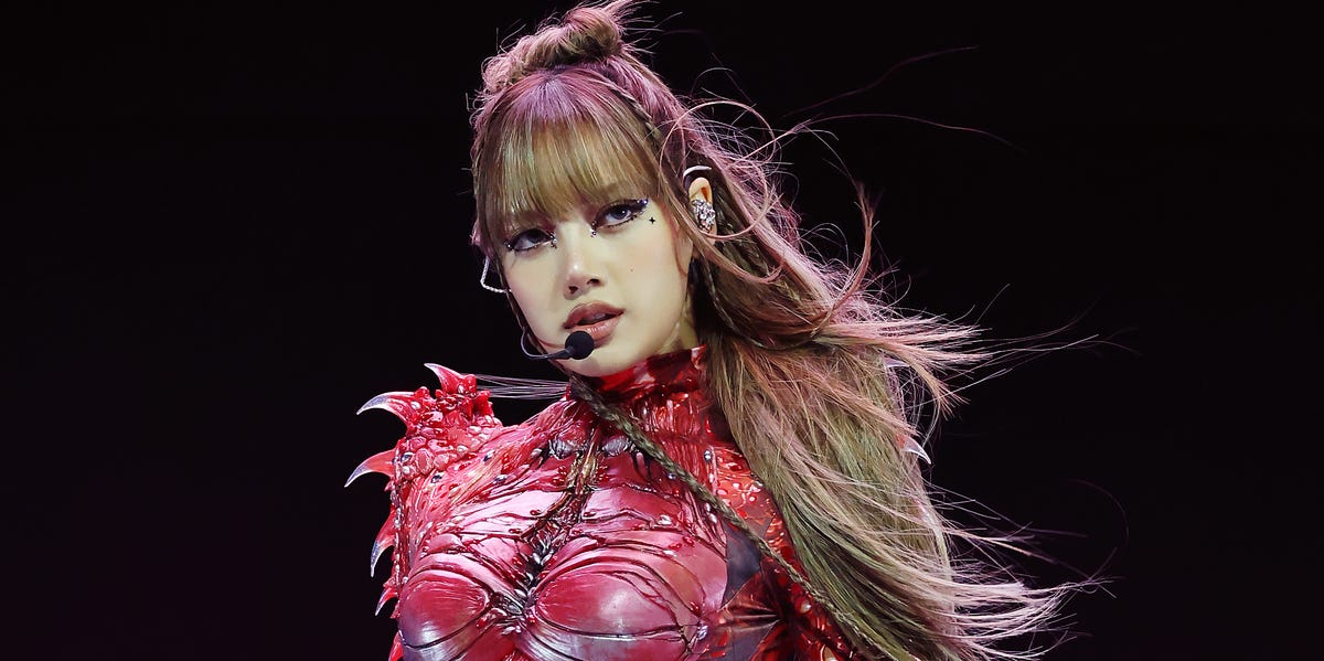 Lisa’s Solo EP, Press Play : What We Know So Far