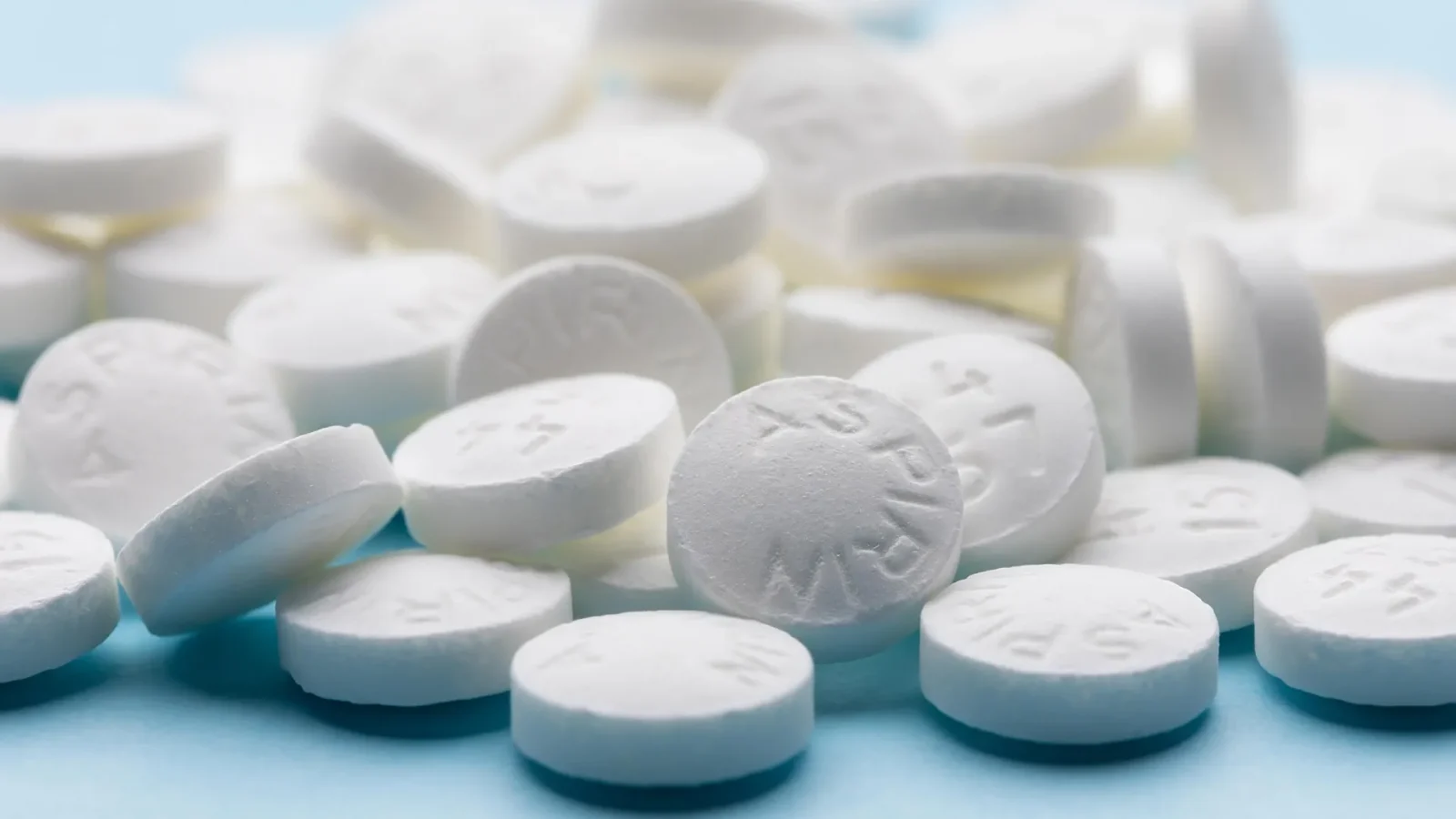 Low-dose aspirin linked to 70% lower dementia risk, but there's a catch