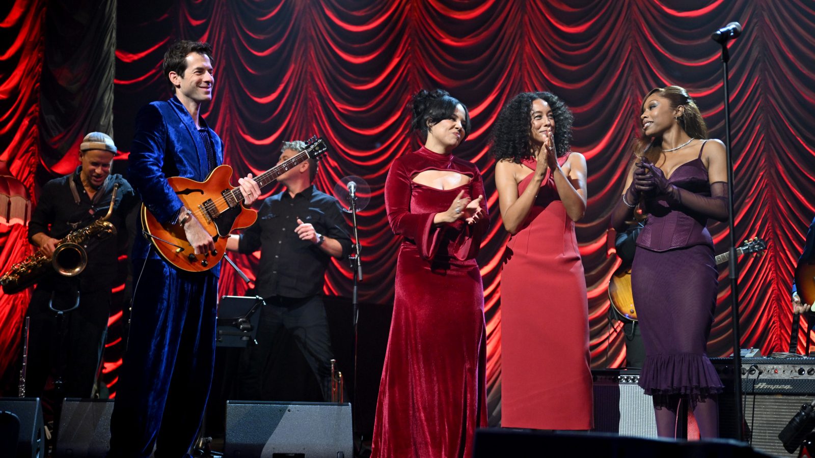 Mark Ronson, Jessie Reyez, Jorja Smith and More Celebrate Amy Winehouse for the Musical Genius She Was at ‘Back to Black’ 20th Anniversary Show: Concert Review