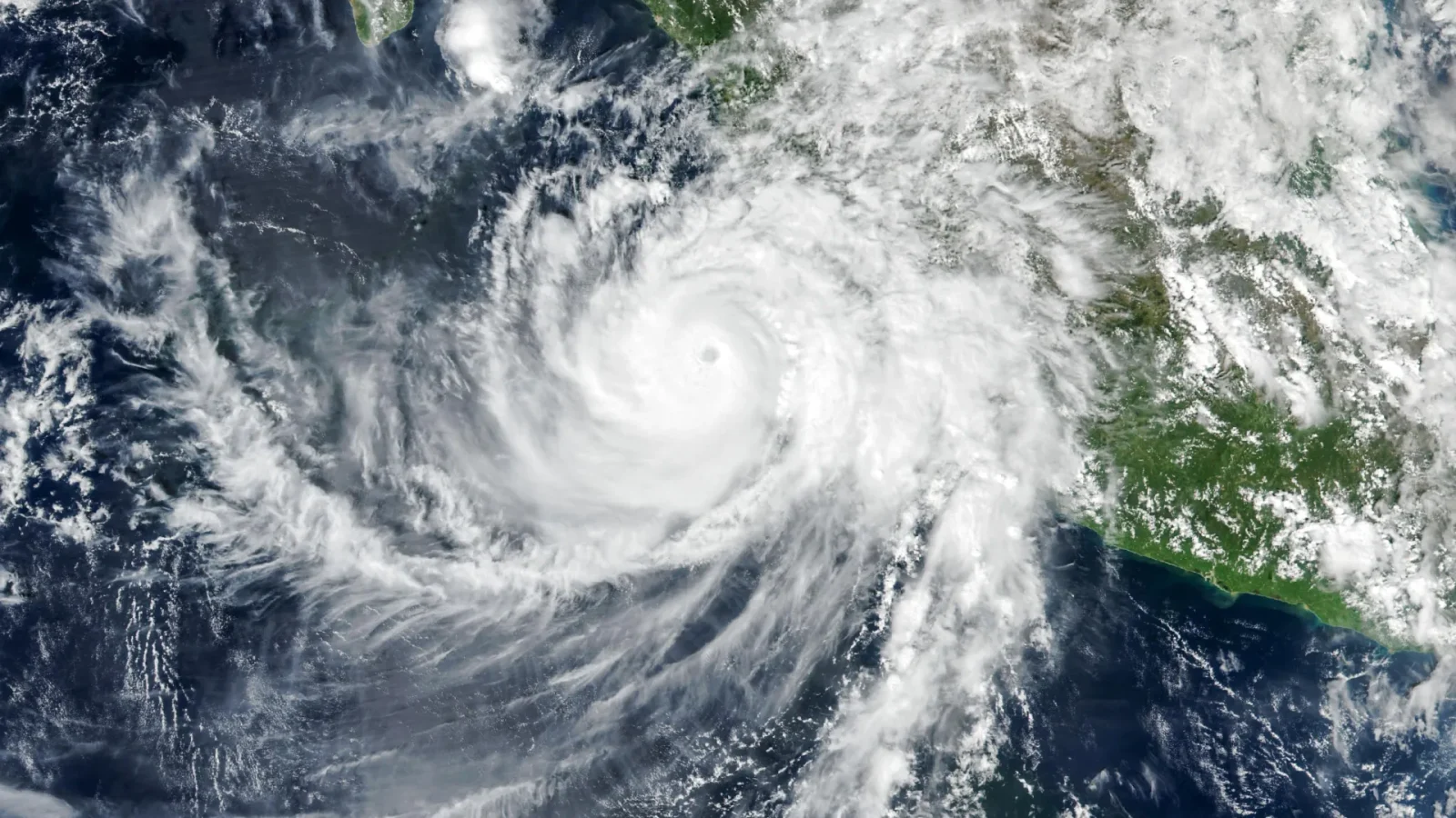 NASA captures strange waves high above Hurricane Simon