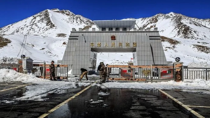 Pakistan, China sign agreement to operationalize green channel at sost-khunjerab border for agricultural