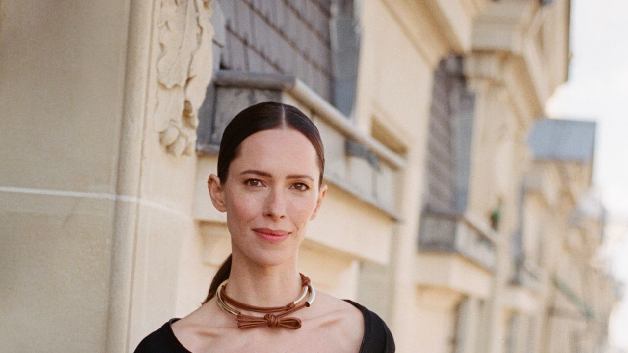 Rebecca Hall’s Paris Itinerary Includes the Maison Margiela Show, Hotel Pastries, and Proust’s Bedroom