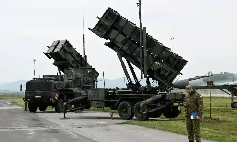 Russian air strikes hit Southern Bridge in Kyiv again, mayor says